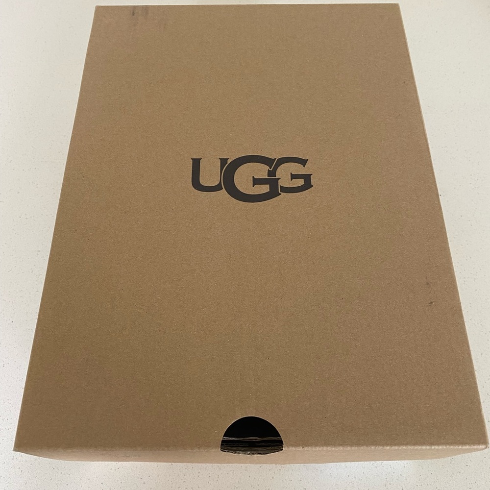 Ugg Classic Ultra Mini - image 6